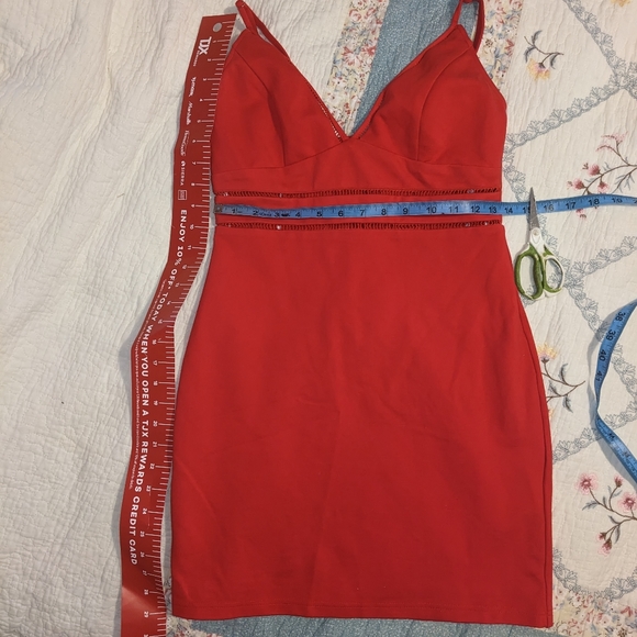 Lulu's bodycon red dress - Picture 5 of 8
